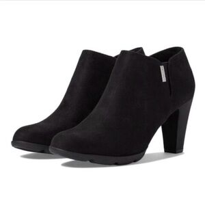 Ann Klein Xland ifex Suede Ankle Booties. Size 7.5 M